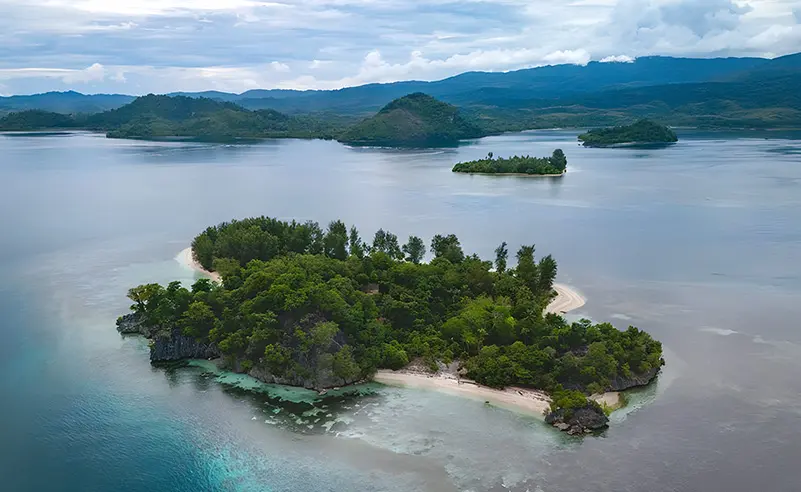 Ambon & Spice Islands Luxury Cruise | Aqua Expeditions